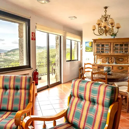 Cosy In With Shared Pool And Views * Aveiro