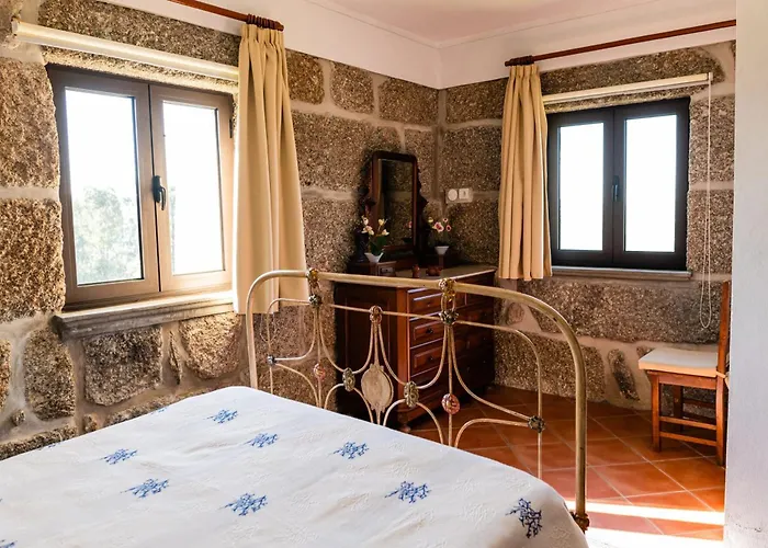 Cosy In With Shared Pool And Views Villa Aveiro