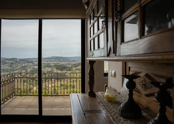 Cosy In With Shared Pool And Views Aveiro