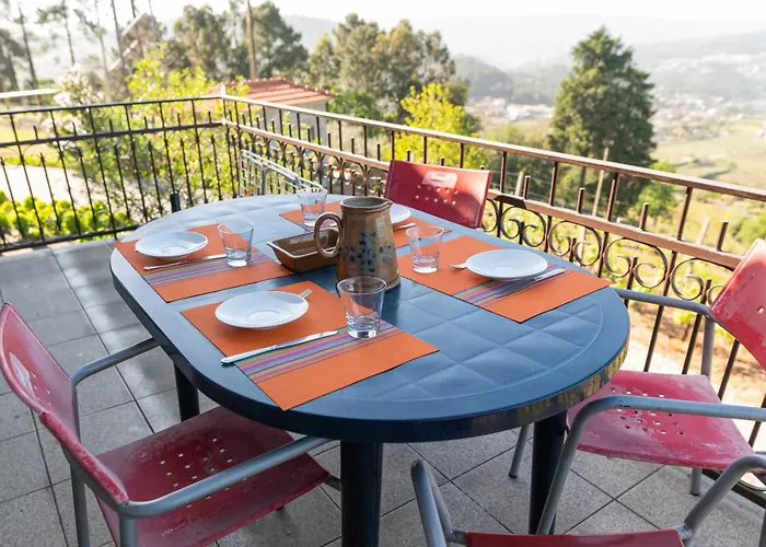 Villa Cosy In With Shared Pool And Views *