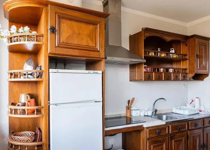 Cosy In With Shared Pool And Views Villa Aveiro