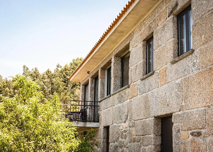 Cosy In With Shared Pool And Views Villa *